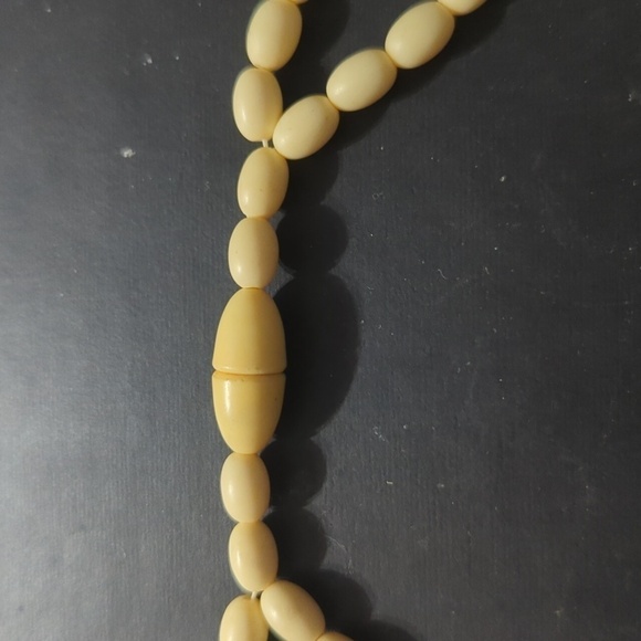 Vintage Cream Grey Beige Neutral Tones Lucite Bib Collar Statement Necklace - Picture 3 of 5